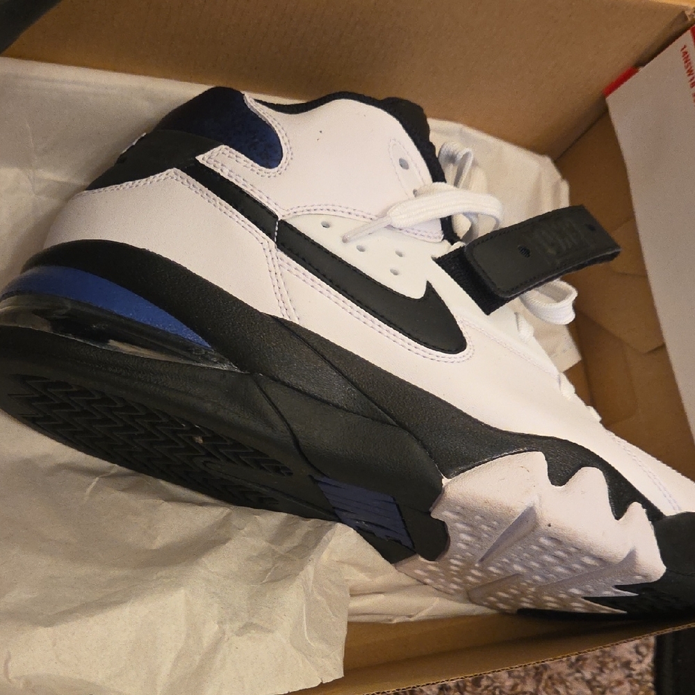 Nike Mens Air Force Max White Black Sneakers - Picture 8 of 9